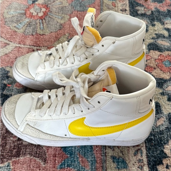 Nike Blazer Mid ‘77 Vintage Optic Yellow Swoosh High-Top Sneakers size 7 - Picture 4 of 7